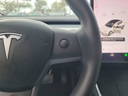 Used 2020 Tesla Model 3 Standard Range Plus image 20