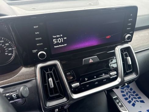 Used 2022 Kia Sorento S w/ Option Group 015 image 30