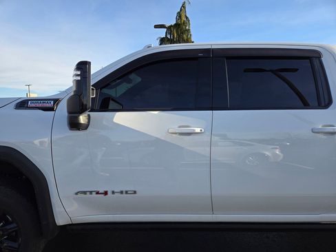 Used 2025 GMC Sierra 2500 AT4 w/ AT4 Premium Plus Package image 4