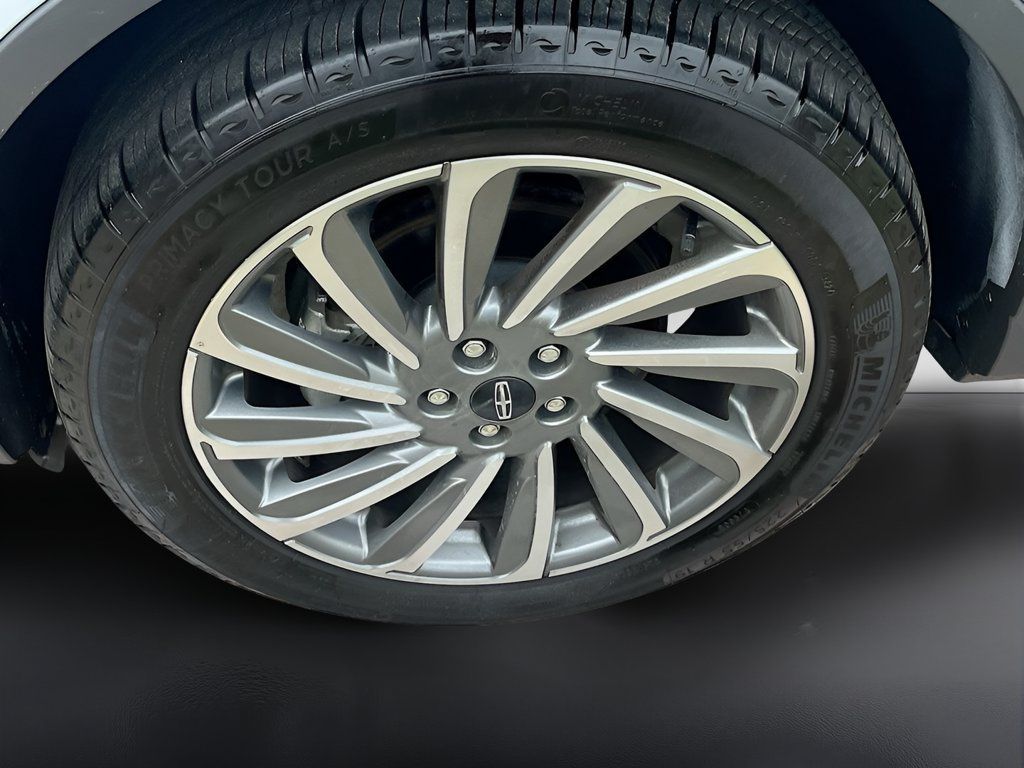 Used 2025 Lincoln Corsair Reserve FWD image 29