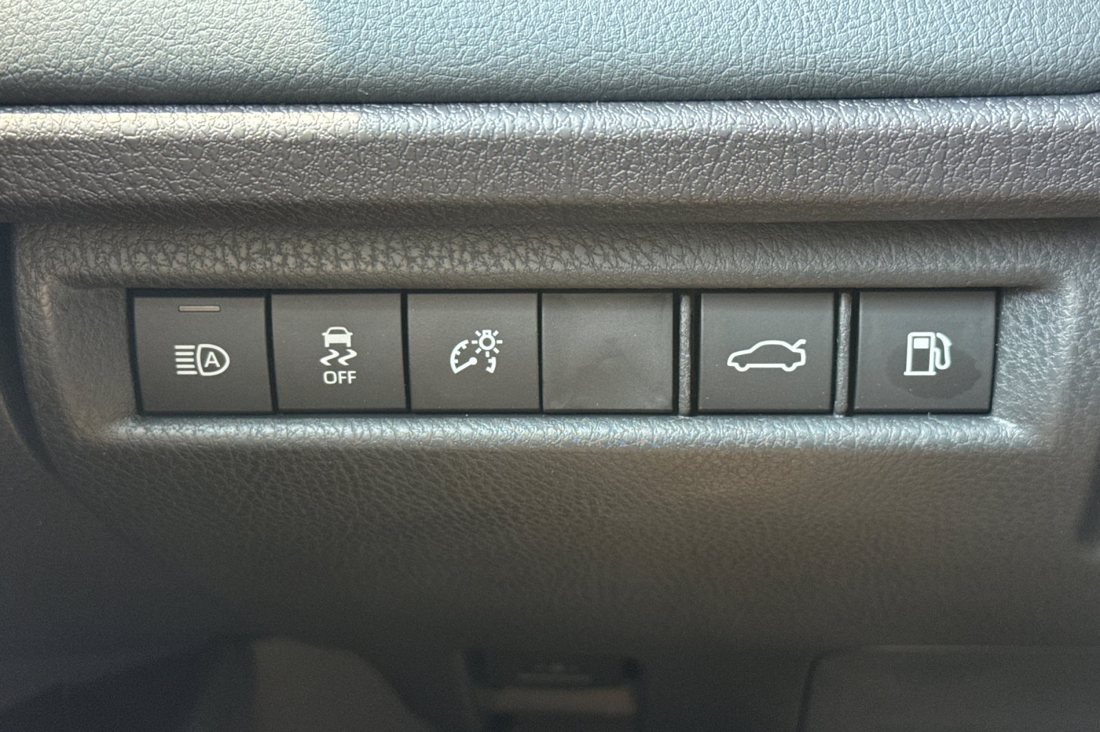 New 2026 Toyota Camry XSE w/ Premium Package AWD/4WD image 30