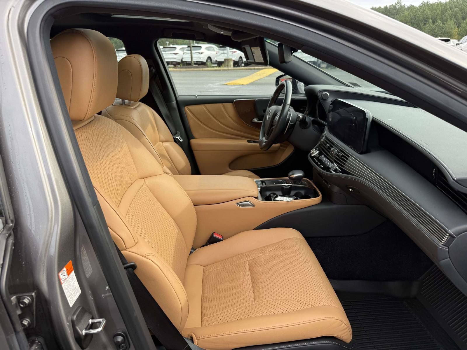 Used 2022 Lexus LS 500 AWD w/ Accessory Package (Z1) image 14