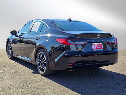 Used 2026 Toyota Camry XLE image 5