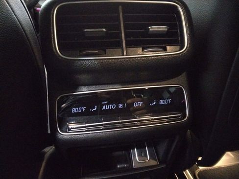 Used 2022 Mercedes-Benz GLS 450 4MATIC image 41