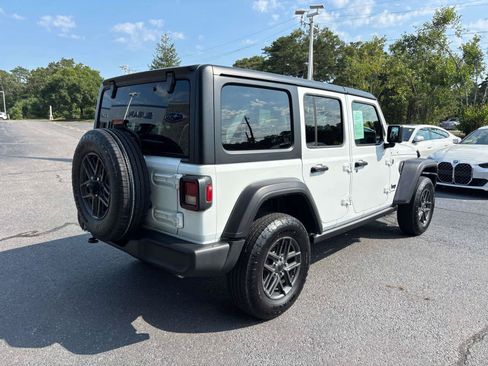Used 2024 Jeep Wrangler Unlimited Sport AWD/4WD image 3