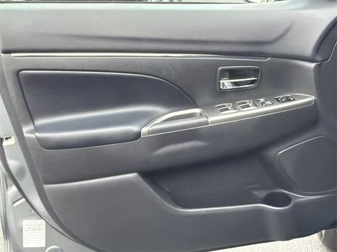 Used 2024 Mitsubishi Outlander Sport SE image 11