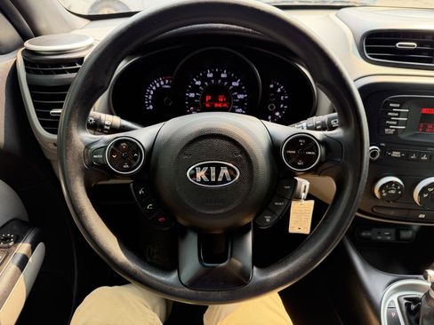Used 2016 Kia Soul FWD image 23