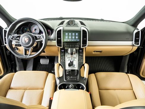 Used 2017 Porsche Cayenne S AWD/4WD image 18