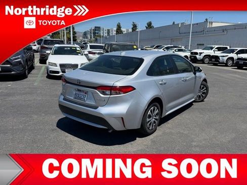 Used 2021 Toyota Corolla LE w/ Carpet Mat Package (TMS) FWD image 4