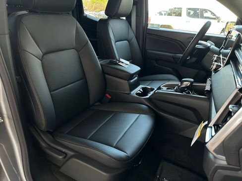 New 2026 GMC Canyon Elevation w/ Convenience Package image 16