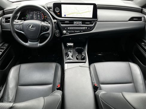 Used 2023 Lexus ES 300h w/ Premium Package image 9