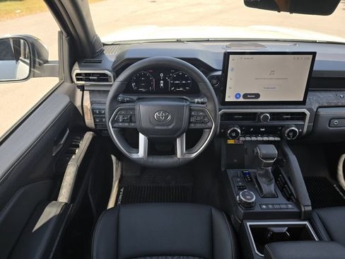 Used 2024 Toyota Tacoma Limited w/ Limited Package (LT) AWD/4WD image 15