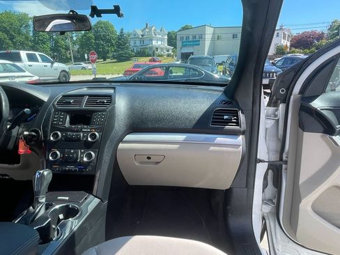 Used 2018 Ford Explorer 4WD w/ Class II Trailer Tow Package image 29