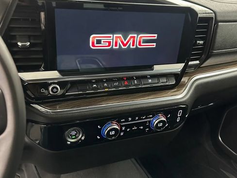 Used 2024 GMC Sierra 1500 Elevation AWD/4WD image 19