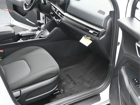 New 2026 Kia Sportage LX FWD image 20