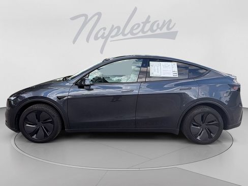 Used 2026 Tesla Model Y Long Range AWD/4WD image 2