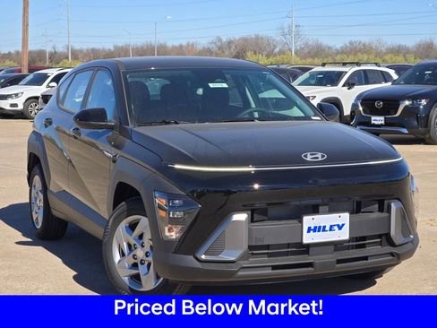 New 2026 Hyundai Kona SE image 2