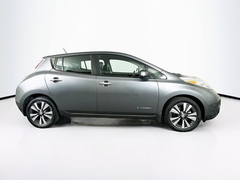 Used 2015 Nissan Leaf SL FWD image 10