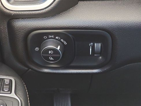 Used 2024 RAM 3500 Big Horn image 23