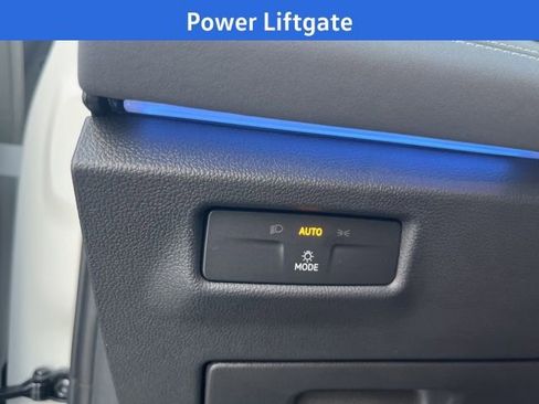 New 2026 Volkswagen Tiguan SE R-Line FWD image 9