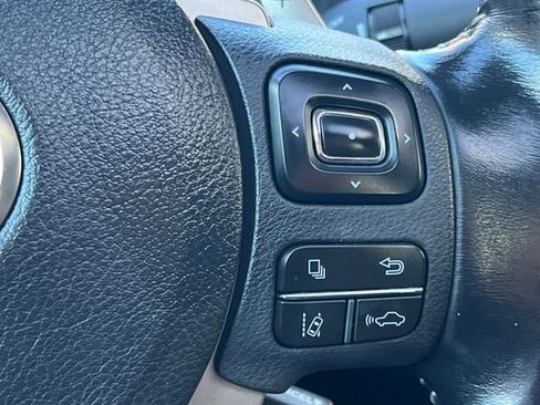 Used 2017 Lexus IS 200t image 27