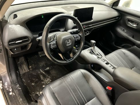 Used 2024 Honda HR-V EX-L image 11