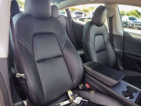 Used 2023 Tesla Model 3 Standard Range image 26