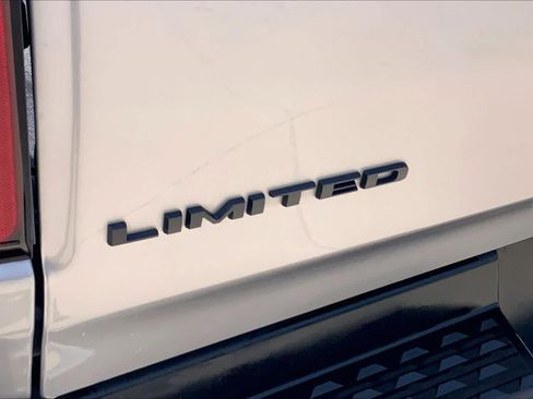 Used 2024 RAM 1500 Limited AWD/4WD image 31
