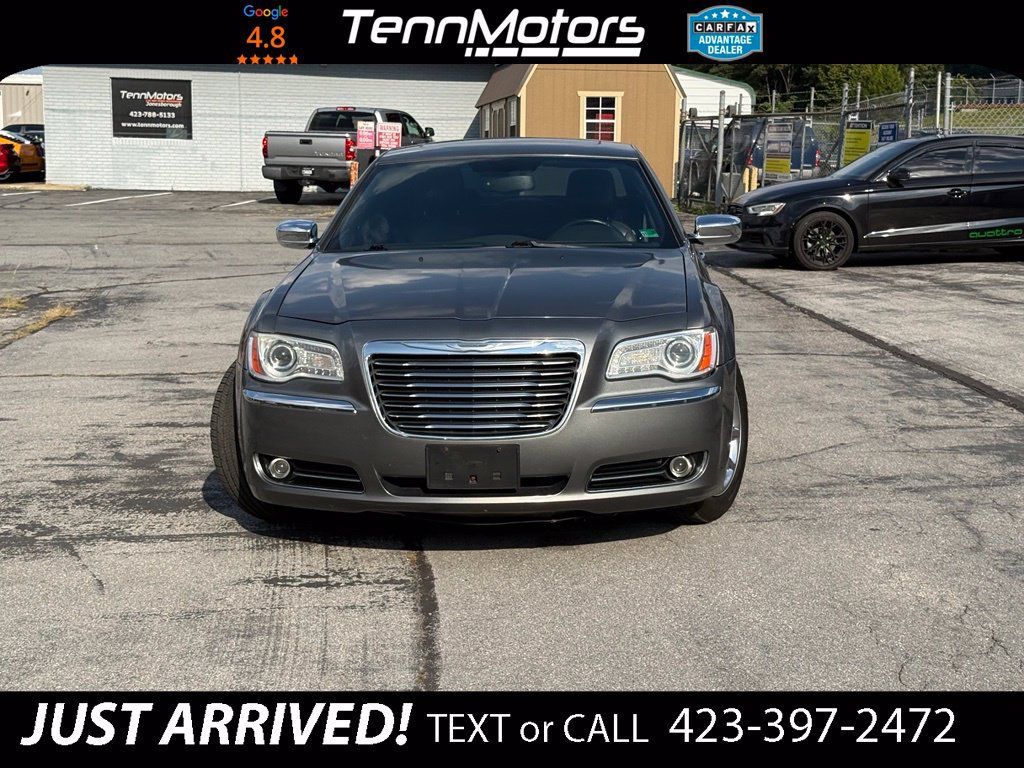 Used 2012 Chrysler 300 Limited RWD image 2