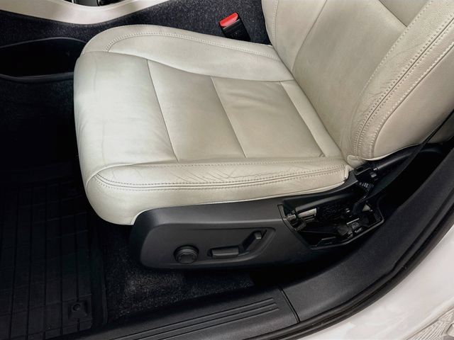 Used 2021 Volvo XC40 T5 Momentum w/ Protection Package Premier AWD/4WD image 24
