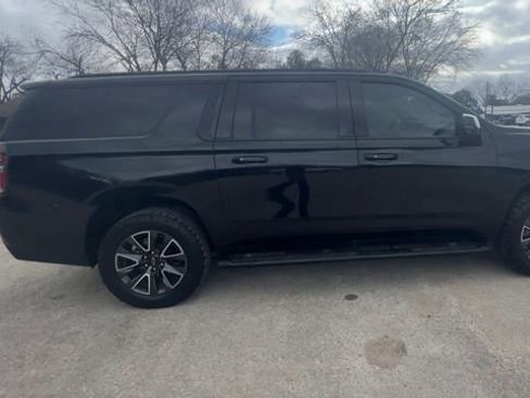 Certified 2021 Chevrolet Suburban Z71 w/ Z71 Off-Road Package image 9