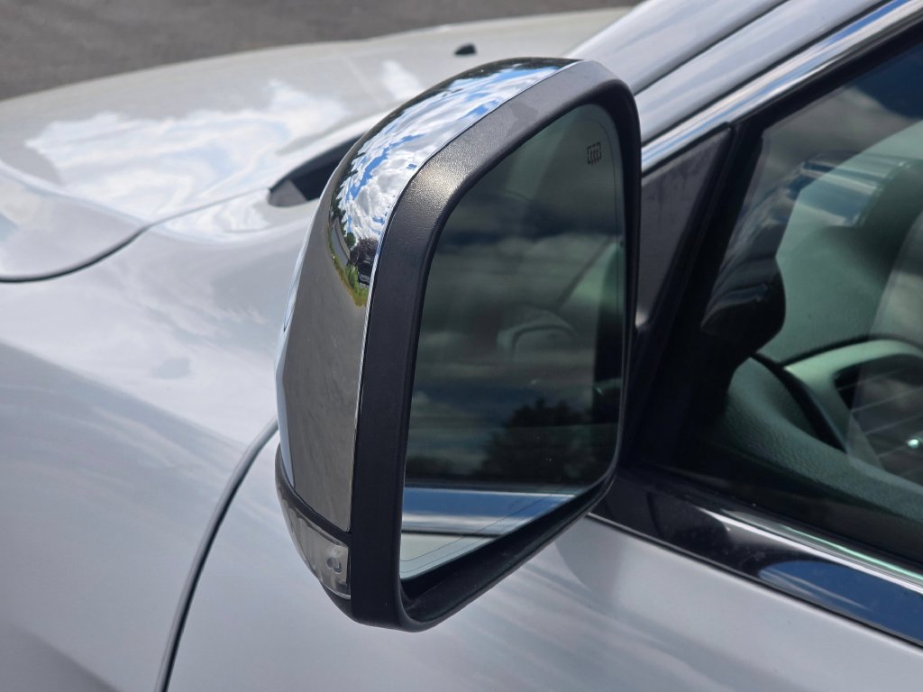 Used 2018 Jeep Grand Cherokee Limited AWD/4WD image 12