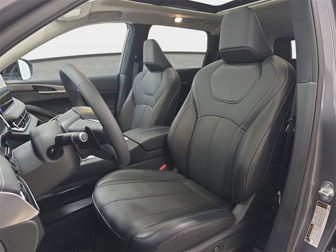 Certified 2026 INFINITI QX60 Pure w/ Cargo Package image 12