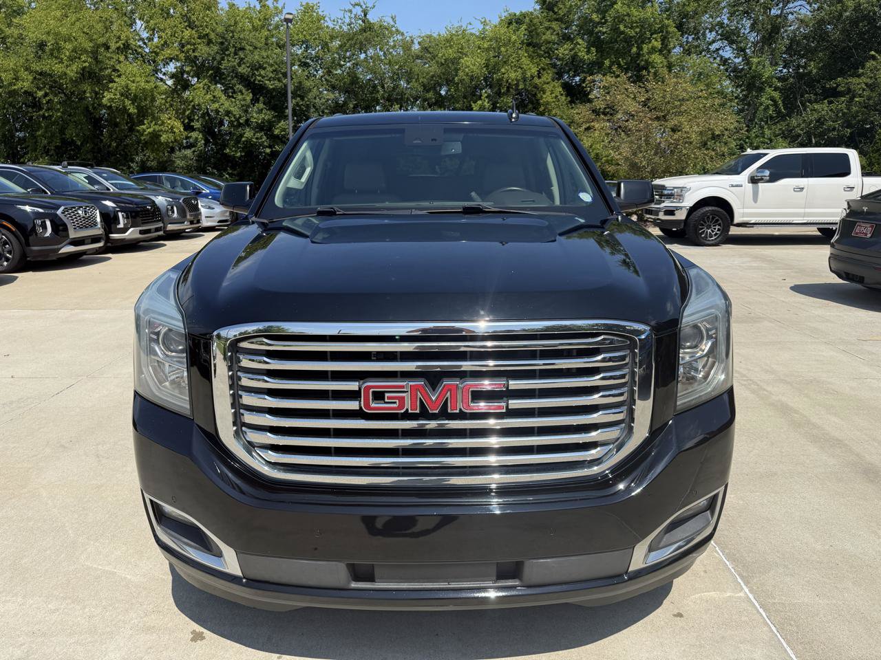 Used 2018 GMC Yukon SLT w/ Premium Edition RWD image 2