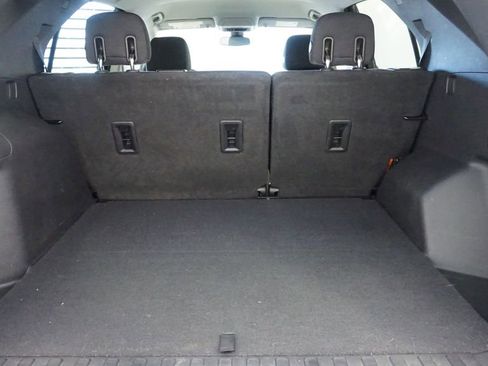 Used 2020 Chevrolet Equinox LT image 18
