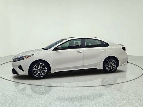 Used 2022 Kia Forte GT-Line w/ GT-Line Premium Package FWD image 3