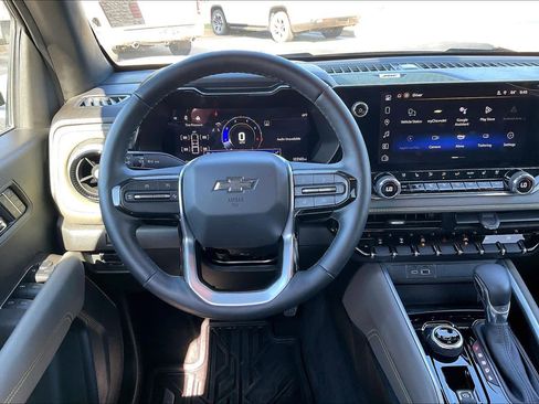 Used 2025 Chevrolet Colorado ZR2 w/ Technology Package image 6