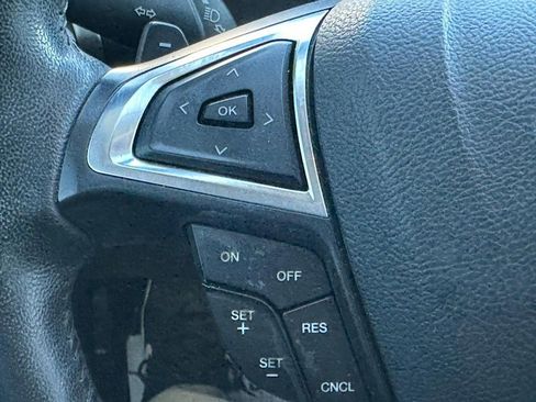 Used 2018 Ford Fusion SE w/ Fusion SE Technology Package image 19