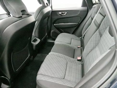 Certified 2023 Volvo XC60 B5 Core AWD/4WD image 21