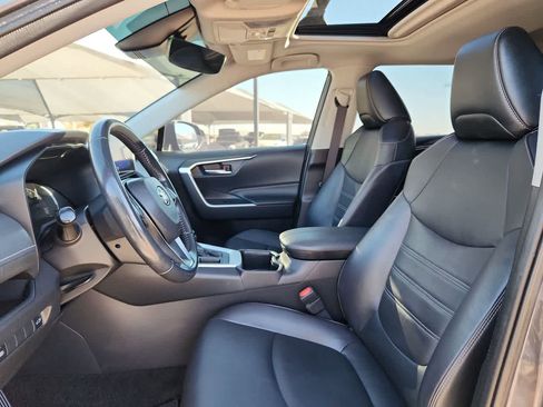 Used 2023 Toyota RAV4 XLE Premium image 15