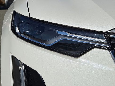 Used 2024 Cadillac XT6 Premium Luxury w/ Technology Package image 34