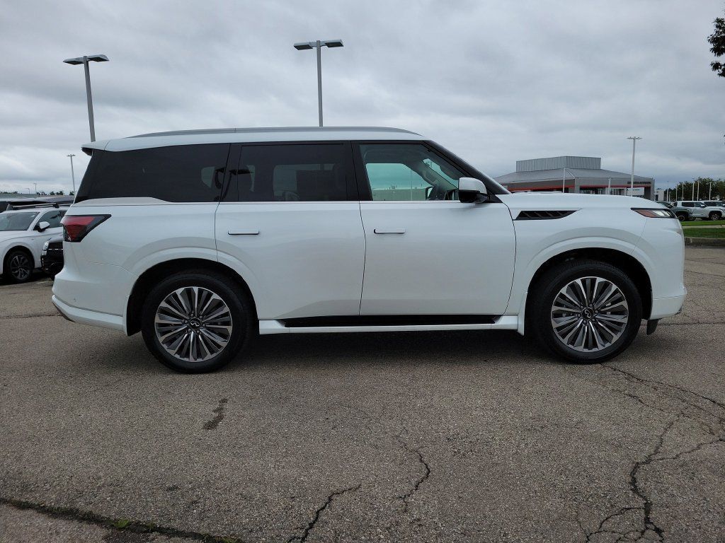 Certified 2026 INFINITI QX80 Luxe w/ Cargo Package AWD/4WD image 6