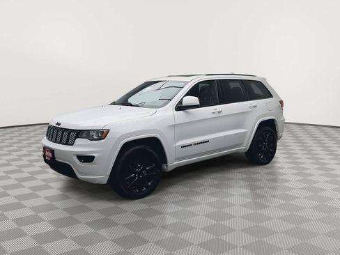 Used 2019 Jeep Grand Cherokee Altitude AWD/4WD image 36
