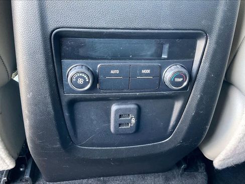 Used 2019 Buick Enclave Essence image 31