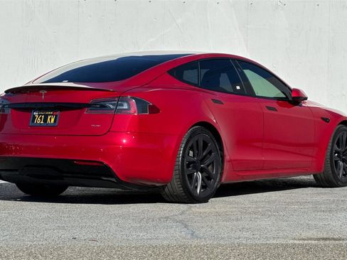 Used 2022 Tesla Model S Plaid image 4