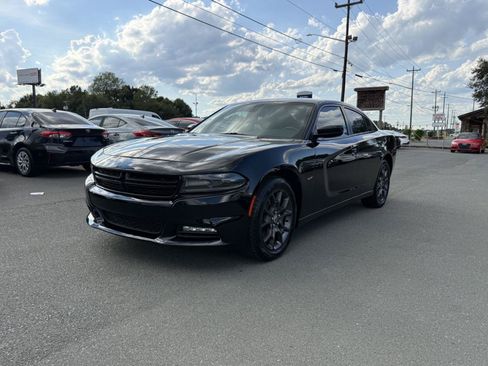 Used 2018 Dodge Charger GT AWD/4WD image 3