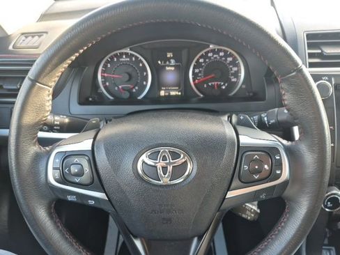 Used 2017 Toyota Camry SE image 19