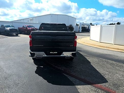 Used 2023 Chevrolet Silverado 1500 LTZ w/ Technology Package AWD/4WD image 5