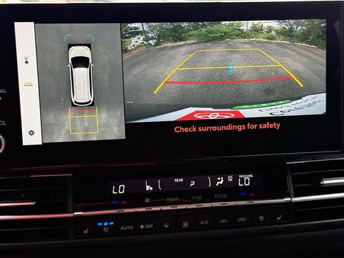 Certified 2025 Toyota Sienna Platinum AWD/4WD image 11