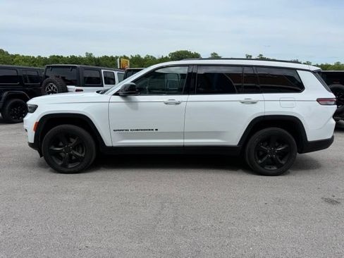 Used 2023 Jeep Grand Cherokee L Laredo AWD/4WD image 6